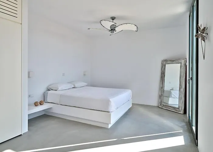 In Paros Nest Kóstos