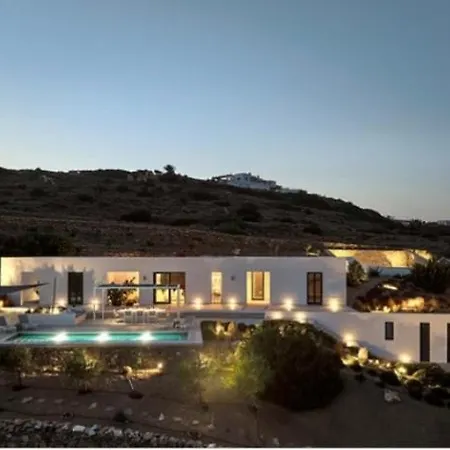 In Paros Nest