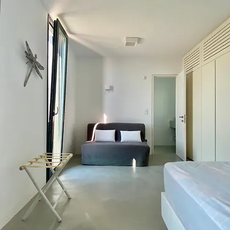 In Paros Nest