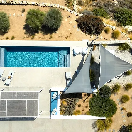 In Paros Nest *