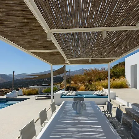 In Paros Nest *